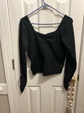 Gilly Hicks Black Long-Sleeve Scoop Neck Top with Center Ruching